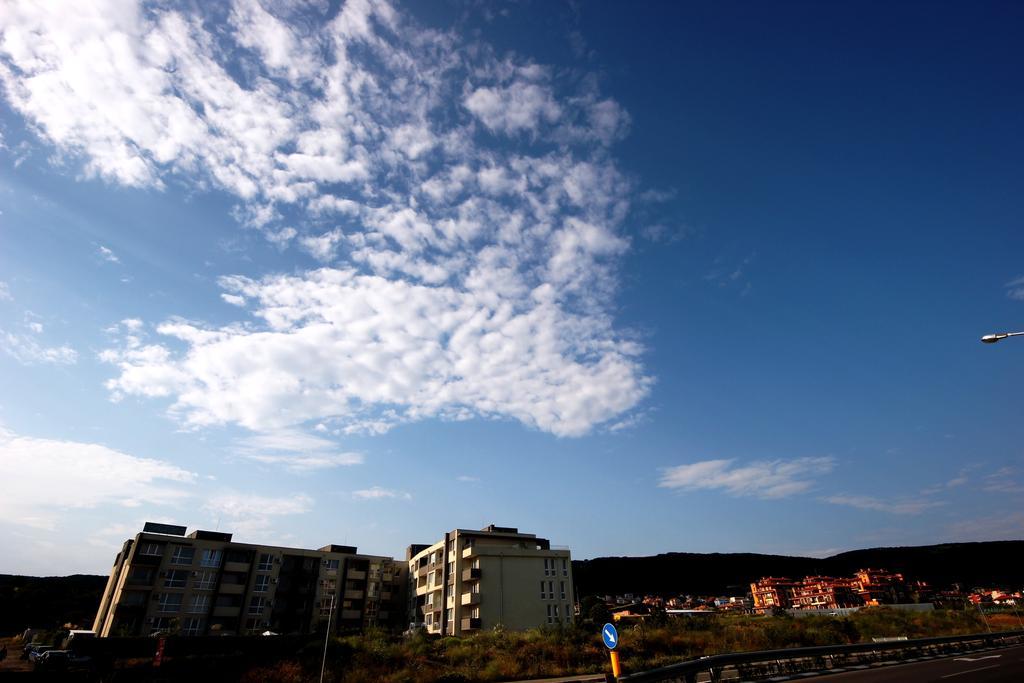 Menada Butterfly Apartment Sveti Vlas Eksteriør billede