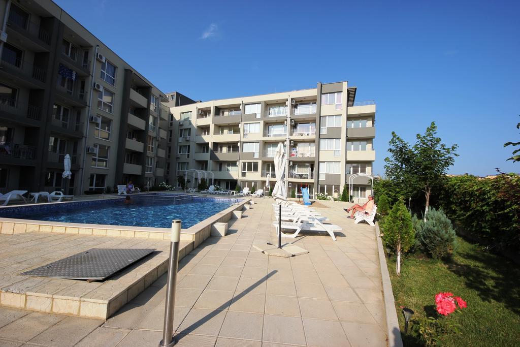 Menada Butterfly Apartment Sveti Vlas Eksteriør billede
