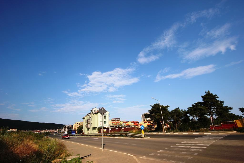 Menada Butterfly Apartment Sveti Vlas Eksteriør billede