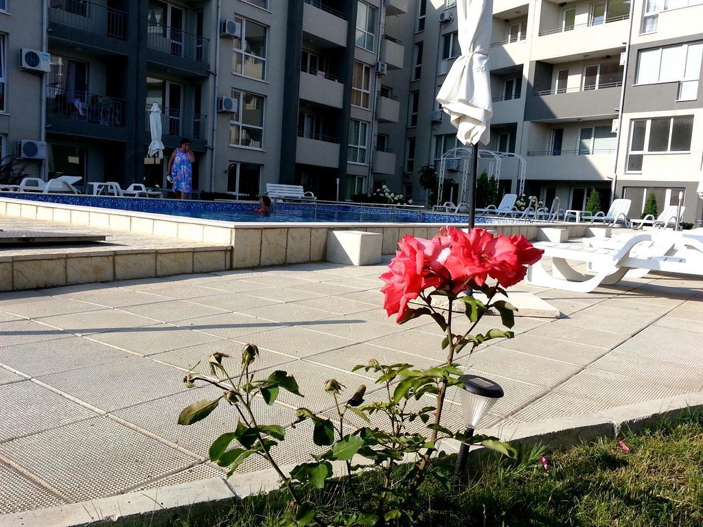 Menada Butterfly Apartment Sveti Vlas Eksteriør billede