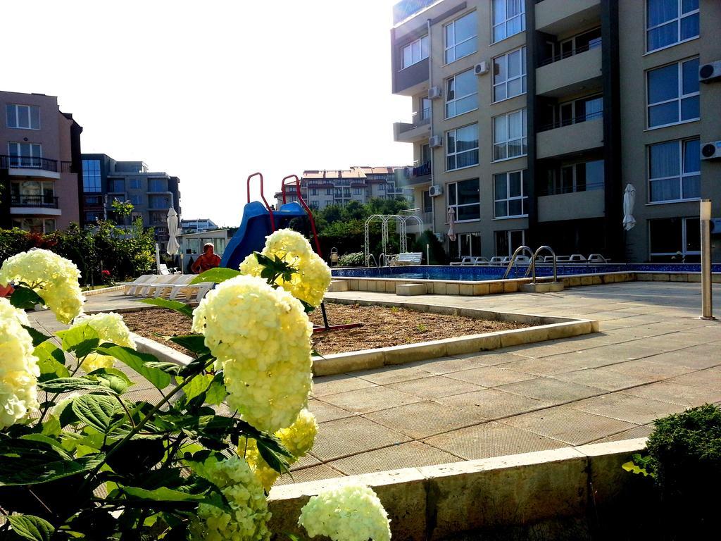 Menada Butterfly Apartment Sveti Vlas Eksteriør billede