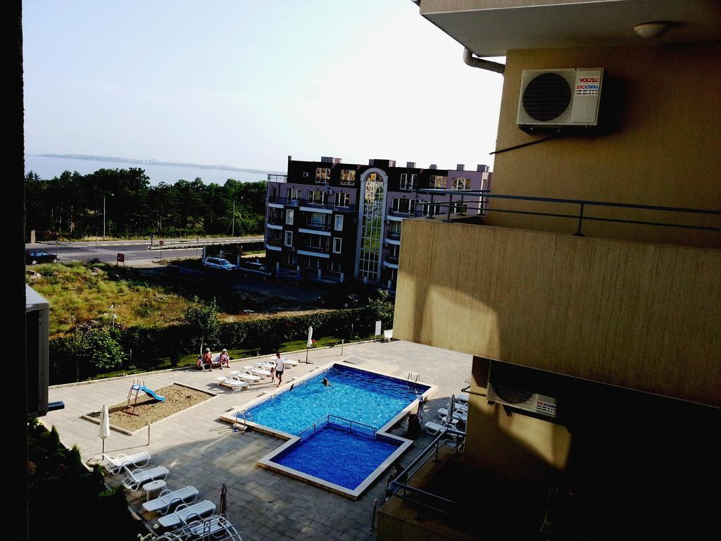Menada Butterfly Apartment Sveti Vlas Eksteriør billede