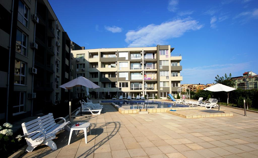 Menada Butterfly Apartment Sveti Vlas Eksteriør billede