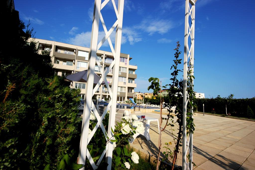 Menada Butterfly Apartment Sveti Vlas Eksteriør billede