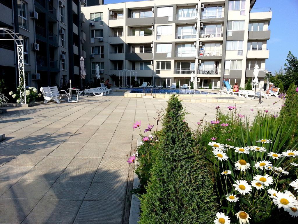 Menada Butterfly Apartment Sveti Vlas Eksteriør billede