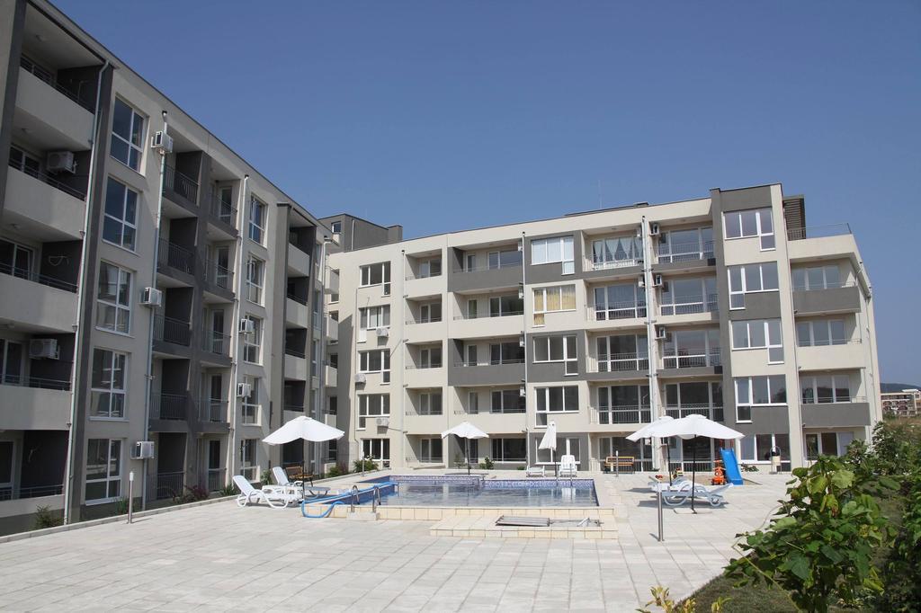 Menada Butterfly Apartment Sveti Vlas Eksteriør billede